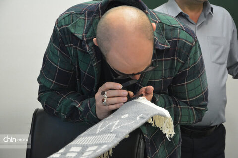 بازدید معاون استاندار یزد از روند داوری مهر اصالت ملی صنایع‌دستی