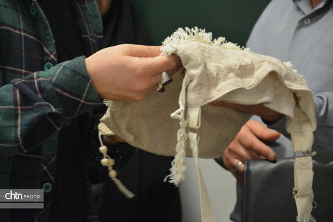 بازدید معاون استاندار یزد از روند داوری مهر اصالت ملی صنایع‌دستی