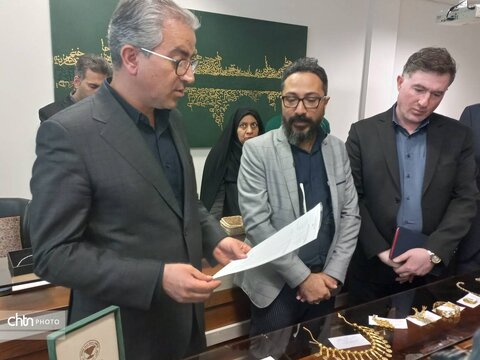 بازدید معاون استاندار یزد از روند داوری مهر اصالت ملی صنایع‌دستی