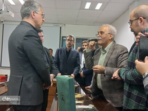 بازدید معاون استاندار یزد از روند داوری مهر اصالت ملی صنایع‌دستی