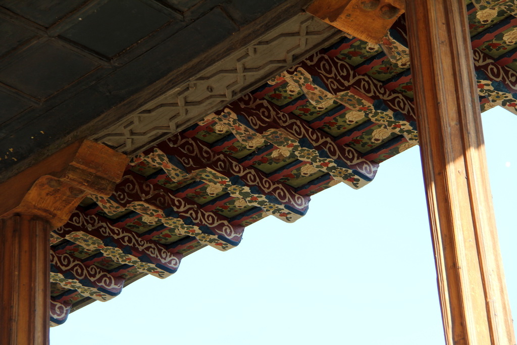 پروژه مرمت تزئینات کاخ چهلستون به مراحل پایانی رسید/ بازدید سرپرست اداره کل میراثفرهنگی قزوین از روند اجرای پروژه