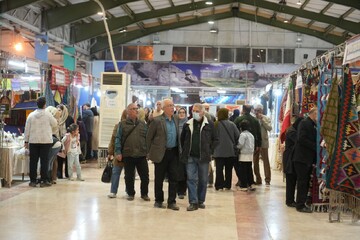 استقبال گسترده مردم از پانزدهمین نمایشگاه سراسری صنایع‌دستی کرمانشاه