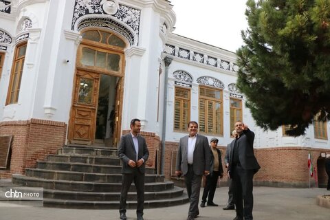 بازدید معاون وزیر و رئیس سازمان سوادآموزی از جاذبه‌های تاریخی خوی