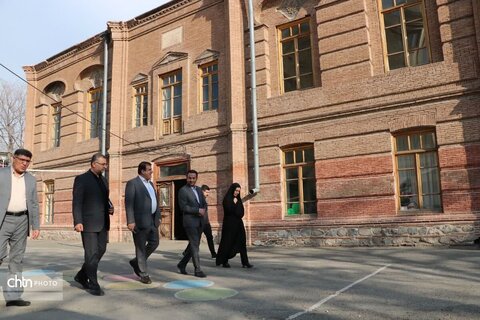 بازدید معاون وزیر و رئیس سازمان سوادآموزی از جاذبه‌های تاریخی خوی