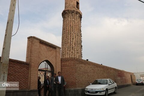 بازدید معاون وزیر و رئیس سازمان سوادآموزی از جاذبه‌های تاریخی خوی