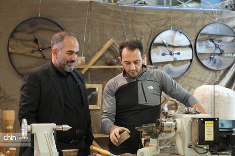 نمایشگاه ۱۵