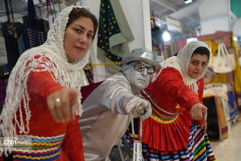 نمایشگاه ۱۵