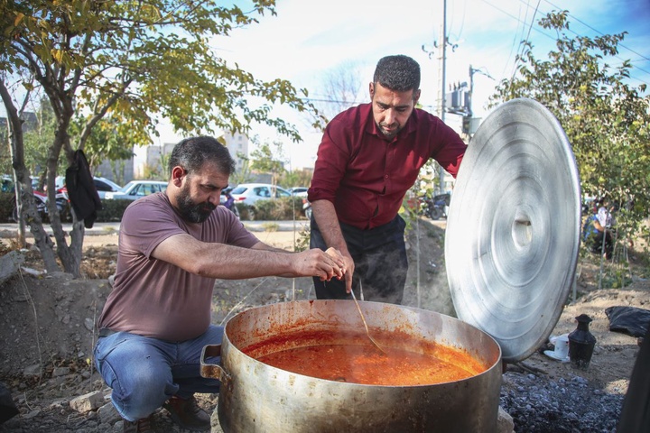 جشنواره املت سیب‌زمینی و چای آتیشی با استقبال پرشور شهروندان بجنورد برگزار شد