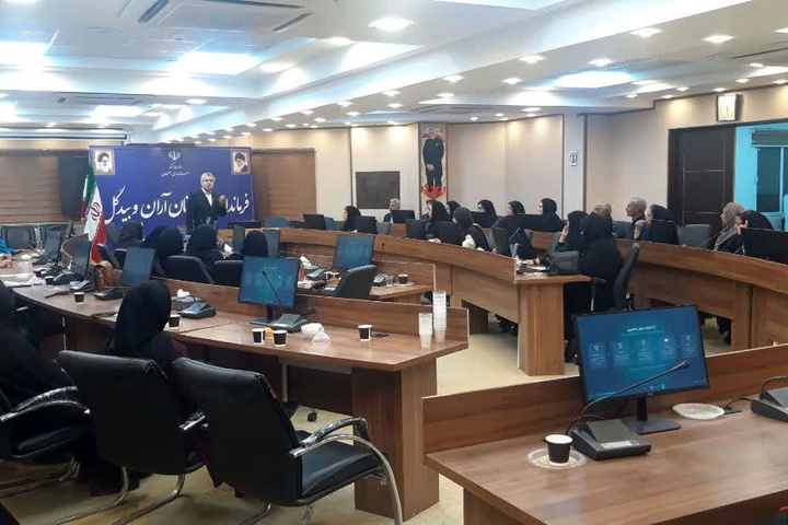 کارگاه بازاریابی صنایع‌دستی؛ گامی نو در مسیر برندسازی هنرمندان آران و بیدگل