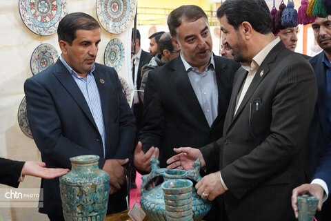 بازدید استاندار همدان از جشنواره اقوام عشایر و نمایشگاه صنایع‌دستی، سوغات و هدایا
