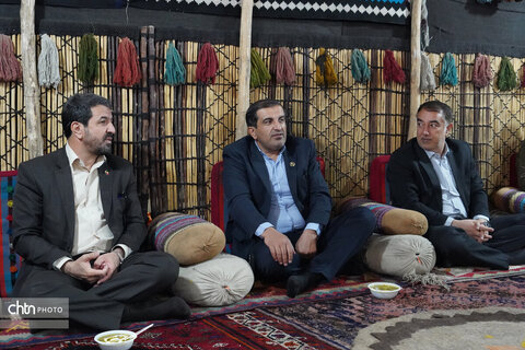 بازدید استاندار همدان از جشنواره اقوام عشایر و نمایشگاه صنایع‌دستی، سوغات و هدایا