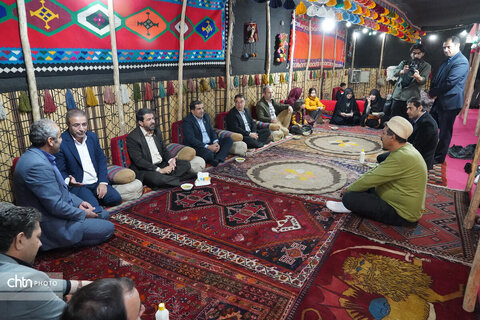 بازدید استاندار همدان از جشنواره اقوام عشایر و نمایشگاه صنایع‌دستی، سوغات و هدایا