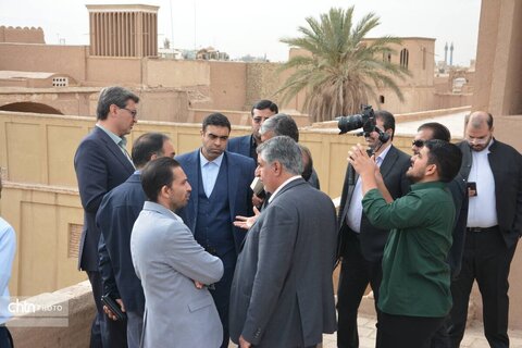 تعیین تکلیف پلاک های جدا شده واقع در حریم موزه بزرگ (صدرالعلماء) یزد