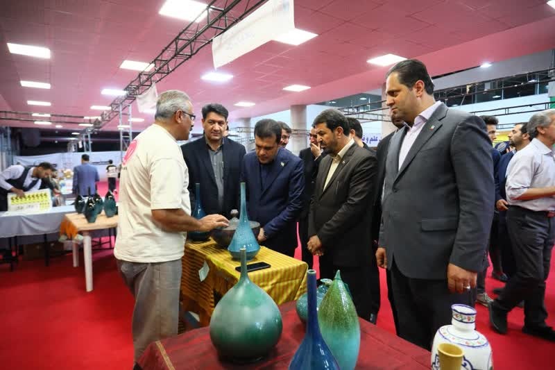 بازدید معاون علمی رئیسجمهوری و استاندار همدان از نمایشگاه ملی اقوام و صنایعدستی