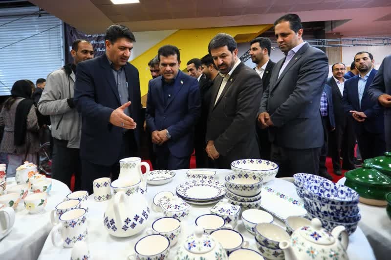 بازدید معاون علمی رئیسجمهوری و استاندار همدان از نمایشگاه ملی اقوام و صنایعدستی