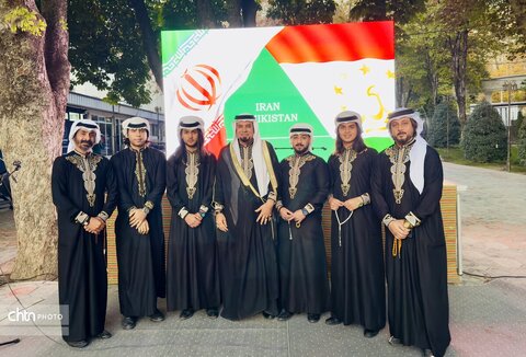 هنرنمایی گروه «میسان» خوزستان در جشنواره فرهنگی ایران در تاجیکستان