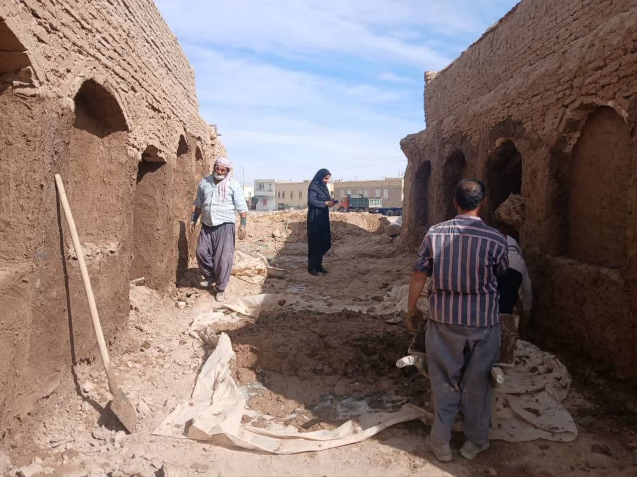 آغاز مرمت قلعه تاریخی شهر آباد بافق