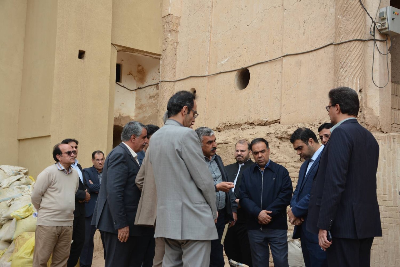 تعیین تکلیف پلاکهای جدا شده از مجموعه موزه بزرگ یزد