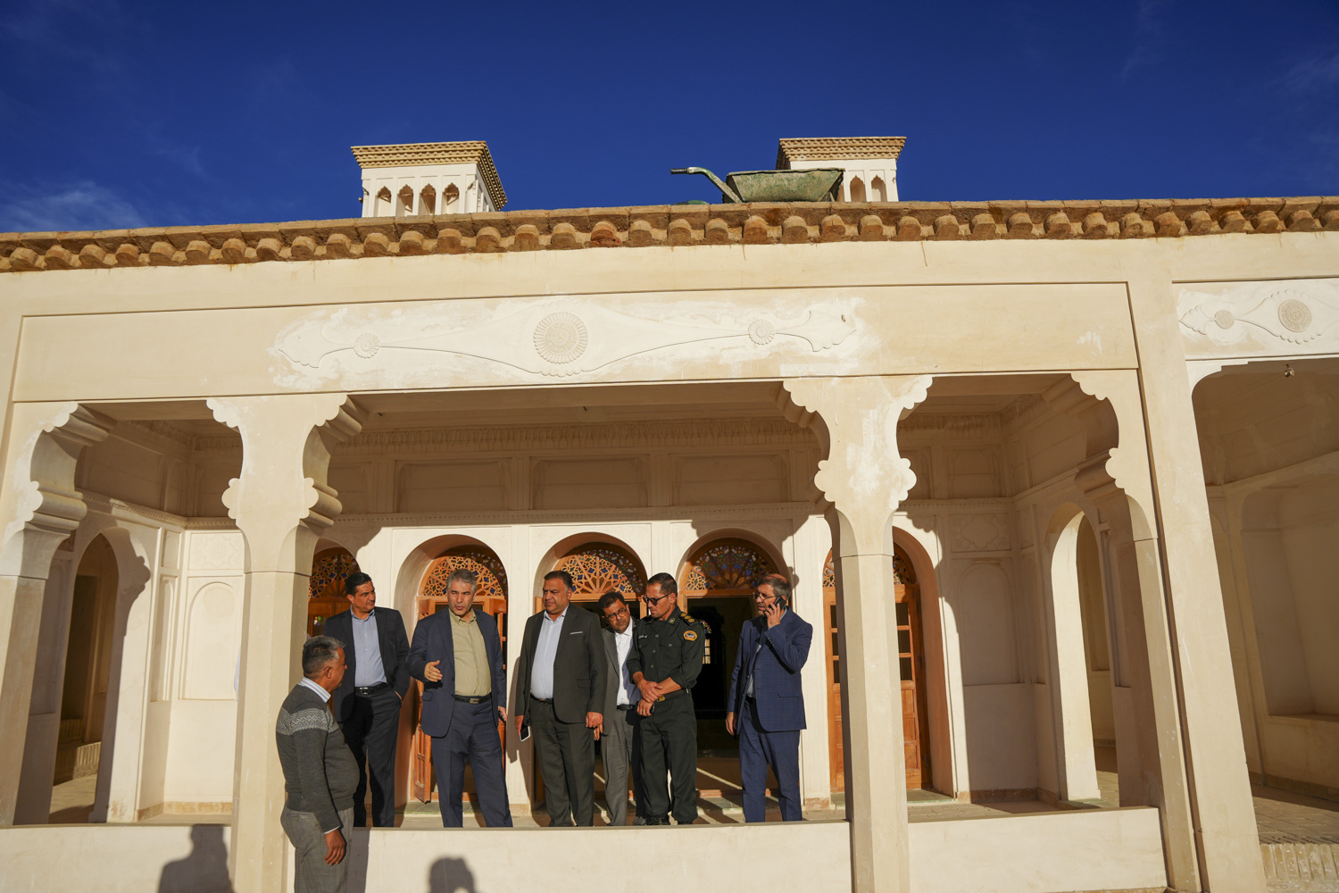 بازدید معاون توسعه مدیریت و منابع وزارت میراث‌فرهنگی از اماکن تاریخی و پروژه‌های گردشگری ماهان