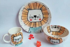 گرد و غبار رکود بر صورت سفالینه‌ها