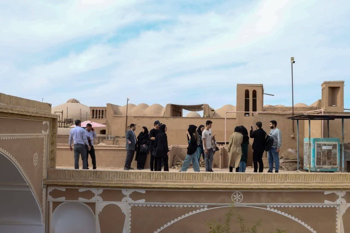 پاک‌سازی ناودان‌های بافت تاریخی یزد انجام شد