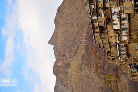 جلوه‌گری رنگ‌ها در دامنه‌های سنندج