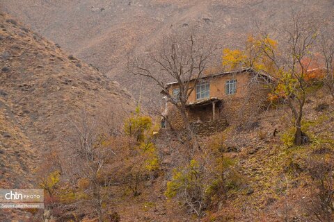 جلوه‌گری رنگ‌ها در دامنه‌های سنندج