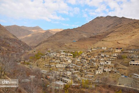 جلوه‌گری رنگ‌ها در دامنه‌های سنندج