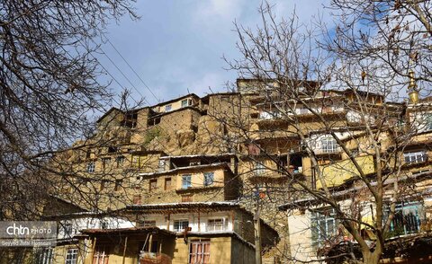 جلوه‌گری رنگ‌ها در دامنه‌های سنندج