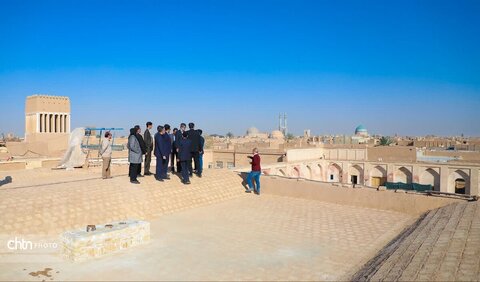 بازدید میدانی استاندار یزد از بازار سنتی و گارگاهای مهم مرمتی بافت تاریخی یزد ؛ دستور تسریع در مرمت پروژه‌های اولویت‌دار