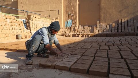 بازدید میدانی استاندار یزد از بازار سنتی و گارگاهای مهم مرمتی بافت تاریخی یزد ؛ دستور تسریع در مرمت پروژه‌های اولویت‌دار