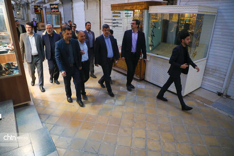 بازدید میدانی استاندار یزد از بازار سنتی و گارگاهای مهم مرمتی بافت تاریخی یزد ؛ دستور تسریع در مرمت پروژه‌های اولویت‌دار