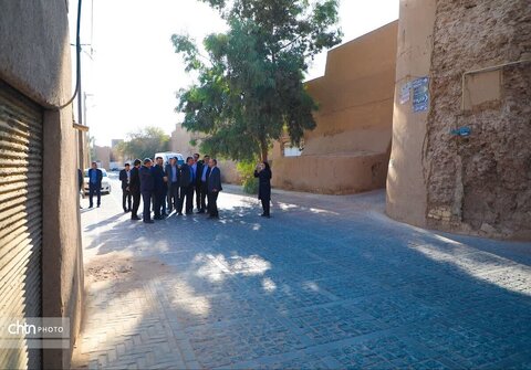 بازدید میدانی استاندار یزد از بازار سنتی و گارگاهای مهم مرمتی بافت تاریخی یزد ؛ دستور تسریع در مرمت پروژه‌های اولویت‌دار