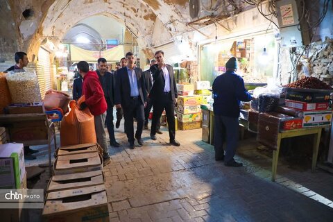 بازدید میدانی استاندار یزد از بازار سنتی و گارگاهای مهم مرمتی بافت تاریخی یزد ؛ دستور تسریع در مرمت پروژه‌های اولویت‌دار