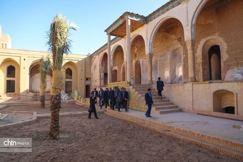 بازدید میدانی استاندار یزد از بازار سنتی و گارگاهای مهم مرمتی بافت تاریخی یزد ؛ دستور تسریع در مرمت پروژه‌های اولویت‌دار