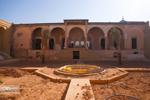 بازدید میدانی استاندار یزد از بازار سنتی و گارگاهای مهم مرمتی بافت تاریخی یزد ؛ دستور تسریع در مرمت پروژه‌های اولویت‌دار