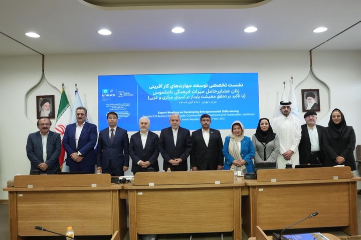 تدوین بزرگترین پرونده چند ملیتی قاره آسیا برای ثبت جهانی «آیین کوچ عشایر»/ زن عشایر سنت‌هایی را زنده نگه می‌دارد که «پایداری»، «تاب‌آوری» و «همزیستی با طبیعت» اساس آن است/ معمار انتقال بین‌نسلی میراث