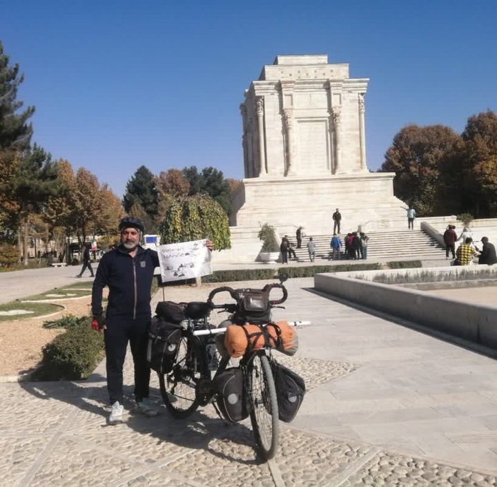 دوچرخه سوار خوزستانی مسیر ادبی تاشکند تا شهر تاریخی توس را رکاب زد