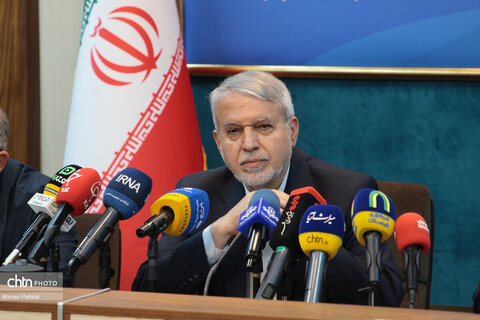 نشست خبری برخط مدیران کل استان ها با حضور صالحی امیری