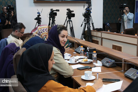 نشست خبری برخط مدیران کل استان ها با حضور صالحی امیری