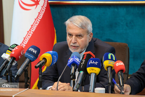 نشست خبری برخط مدیران کل استان ها با حضور صالحی امیری