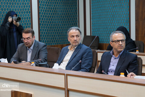 نشست خبری برخط مدیران کل استان ها با حضور صالحی امیری