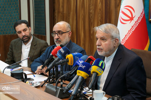 نشست خبری برخط مدیران کل استان ها با حضور صالحی امیری