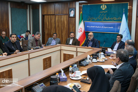 نشست خبری برخط مدیران کل استان ها با حضور صالحی امیری