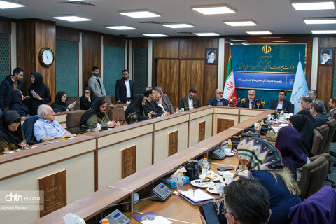 نشست خبری برخط مدیران کل استان ها با حضور صالحی امیری