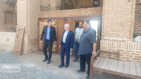 بازدید مدیرعامل صندوق احیاء از بناهای تاریخی استان قم