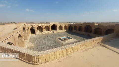 بازدید مدیرعامل صندوق احیاء از بناهای تاریخی استان قم