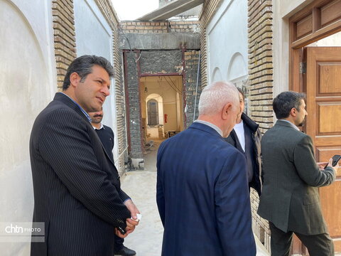 بازدید مدیرعامل صندوق احیاء از بناهای تاریخی استان قم