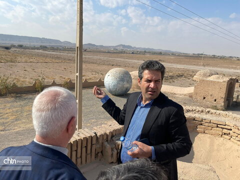 بازدید مدیرعامل صندوق احیاء از بناهای تاریخی استان قم