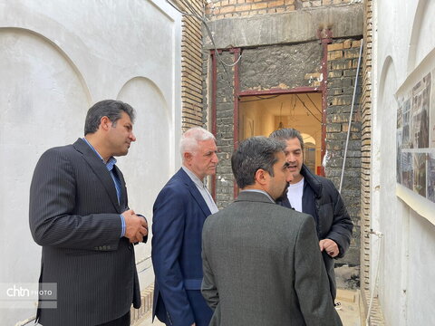 بازدید مدیرعامل صندوق احیاء از بناهای تاریخی استان قم